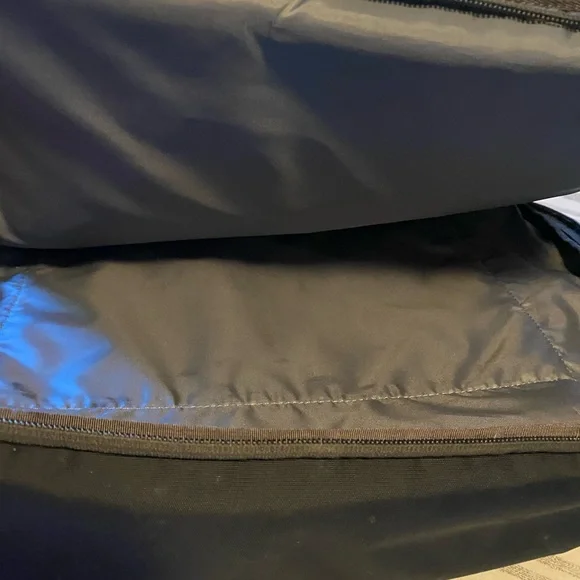 Timbuk2 Black Urban Messenger Bag with Durable Design